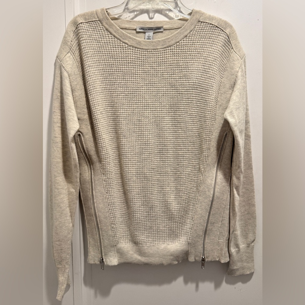 Cotton by August Cashmere Oatmeal Sweater. 2 Front zippers. Size S. A+ Condition